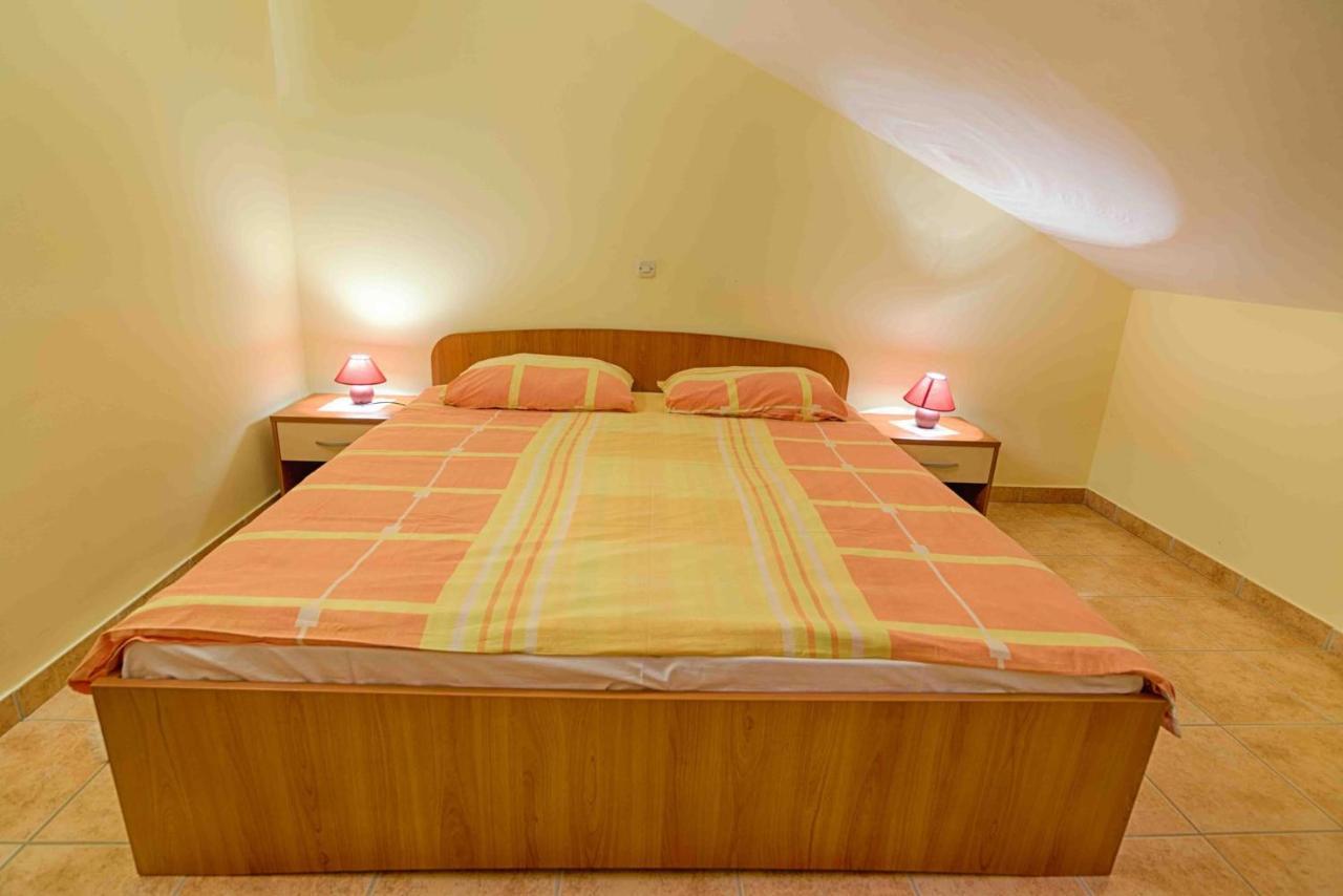 Ariela At The Beach Apartment Stara Novalja Ngoại thất bức ảnh