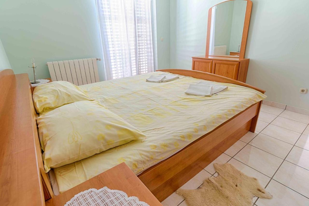 Ariela At The Beach Apartment Stara Novalja Ngoại thất bức ảnh