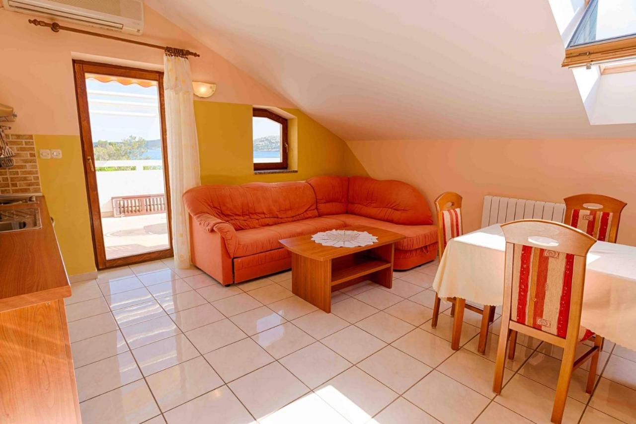 Ariela At The Beach Apartment Stara Novalja Ngoại thất bức ảnh