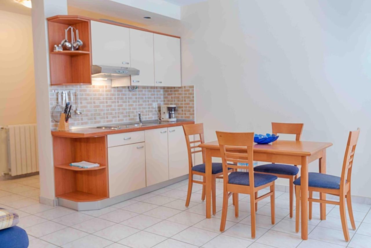 Ariela At The Beach Apartment Stara Novalja Ngoại thất bức ảnh