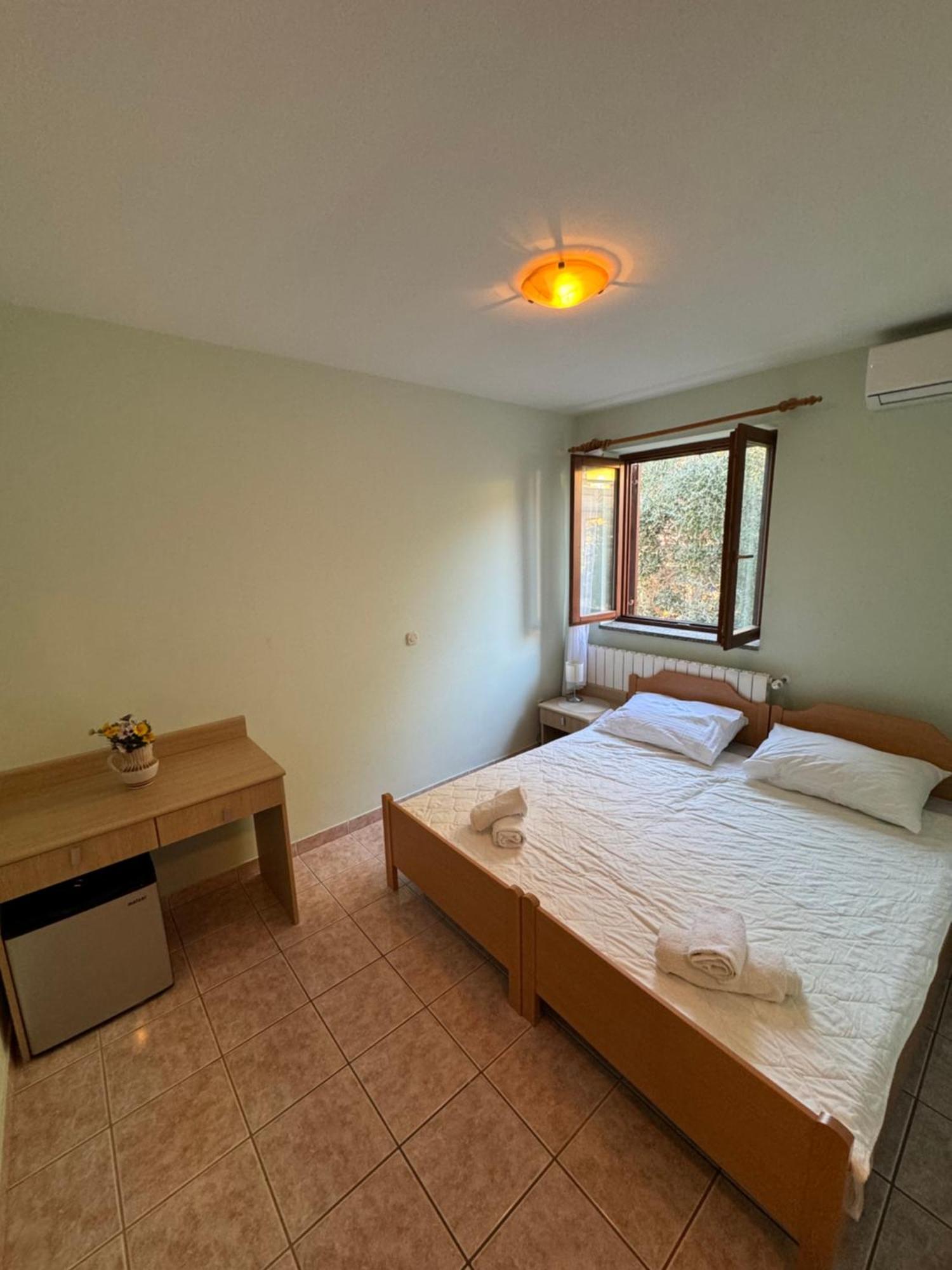 Ariela At The Beach Apartment Stara Novalja Ngoại thất bức ảnh