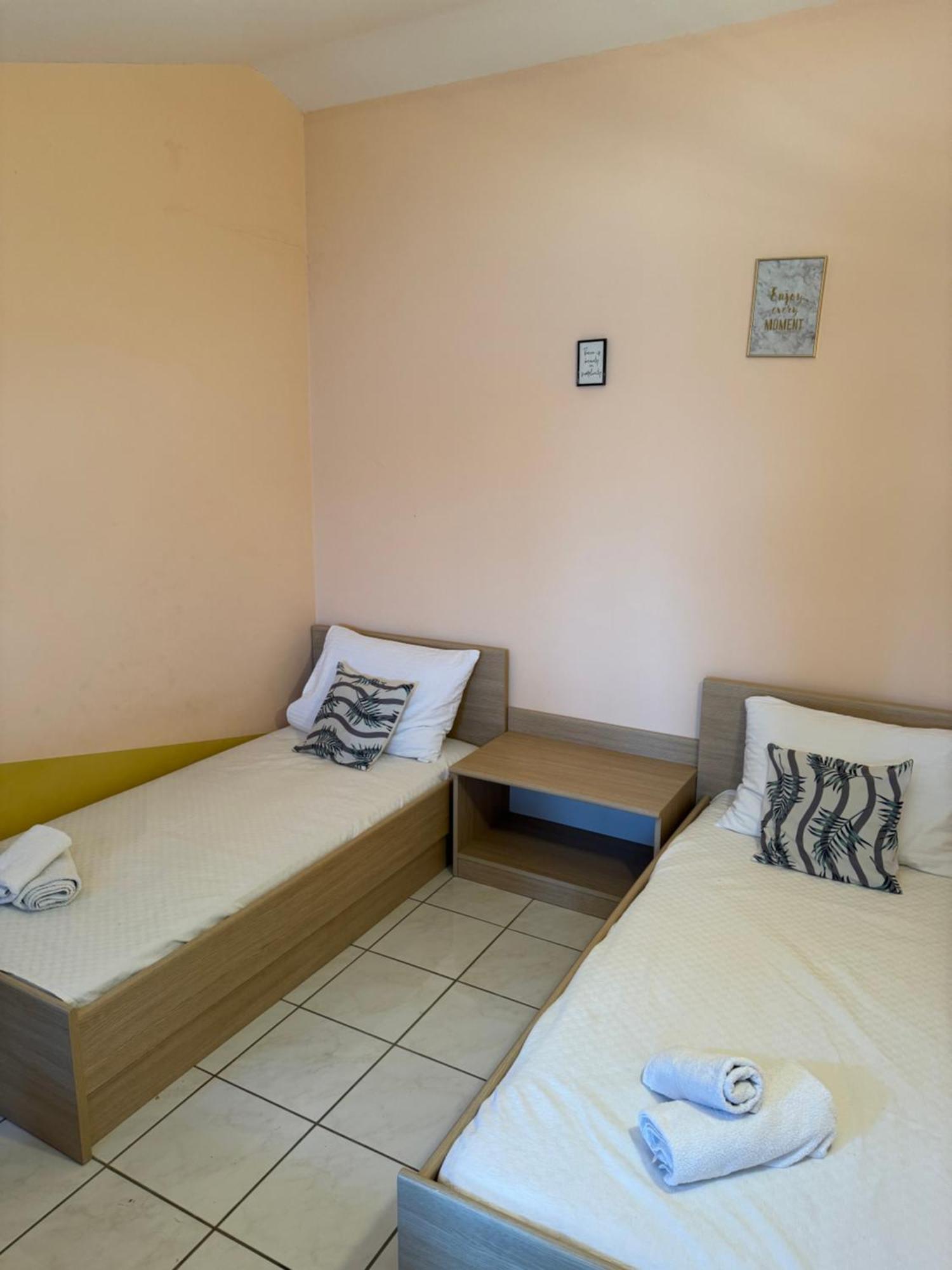 Ariela At The Beach Apartment Stara Novalja Ngoại thất bức ảnh