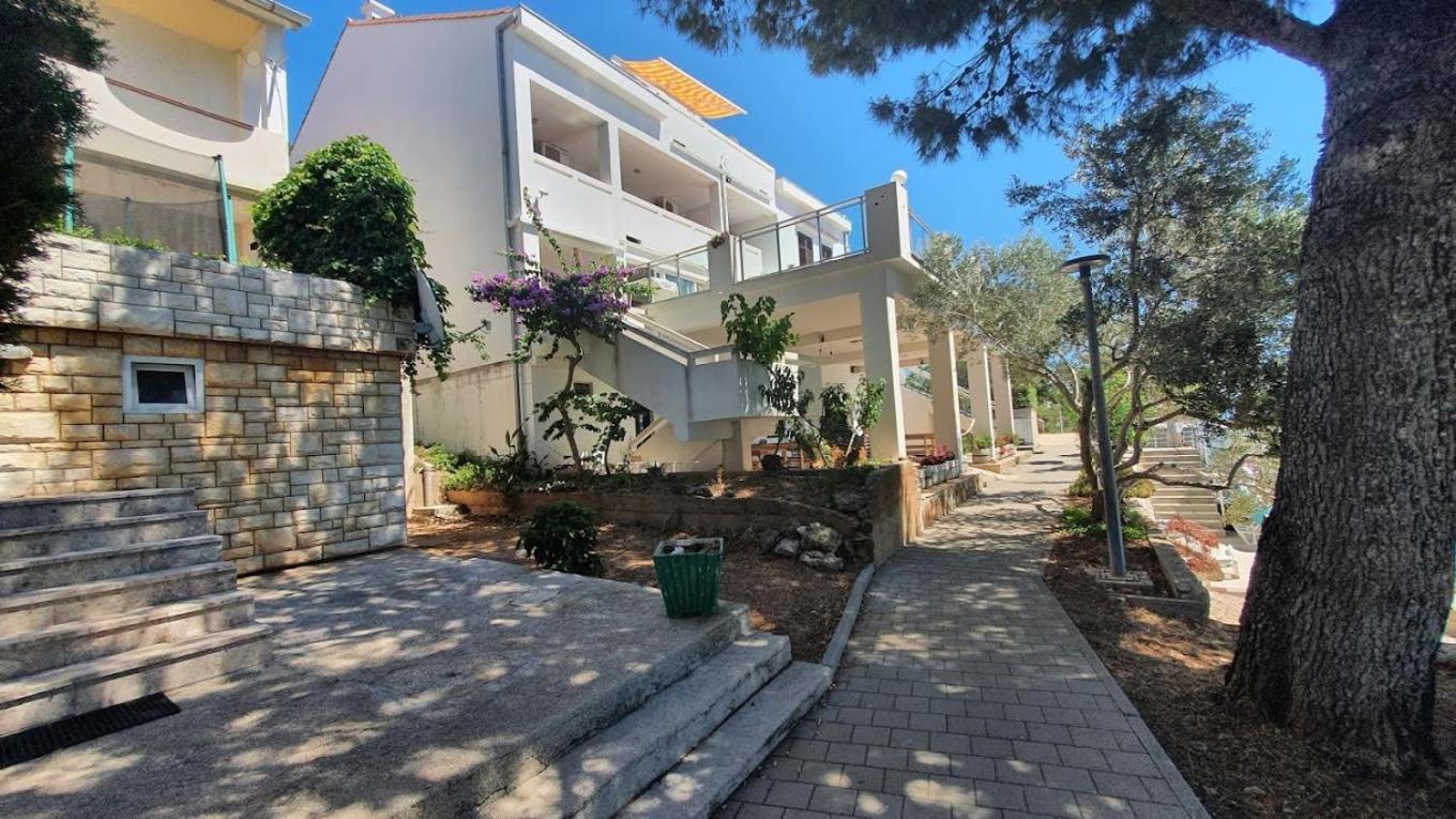 Ariela At The Beach Apartment Stara Novalja Ngoại thất bức ảnh